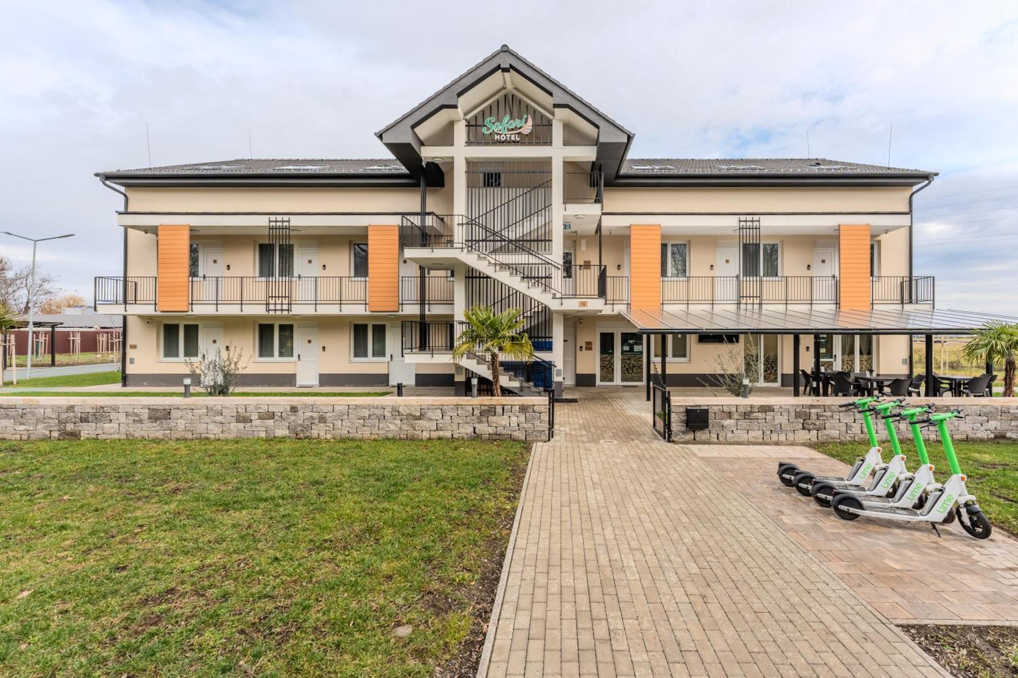 Safari Hotel Szeged Exterior photo